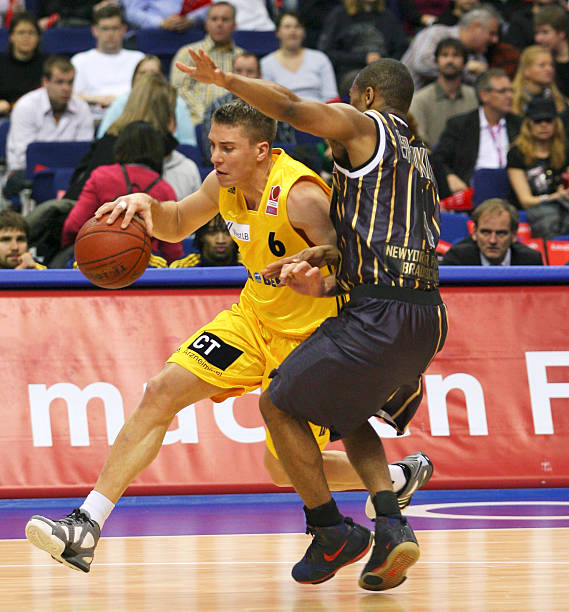 他在控场方 他在控场方